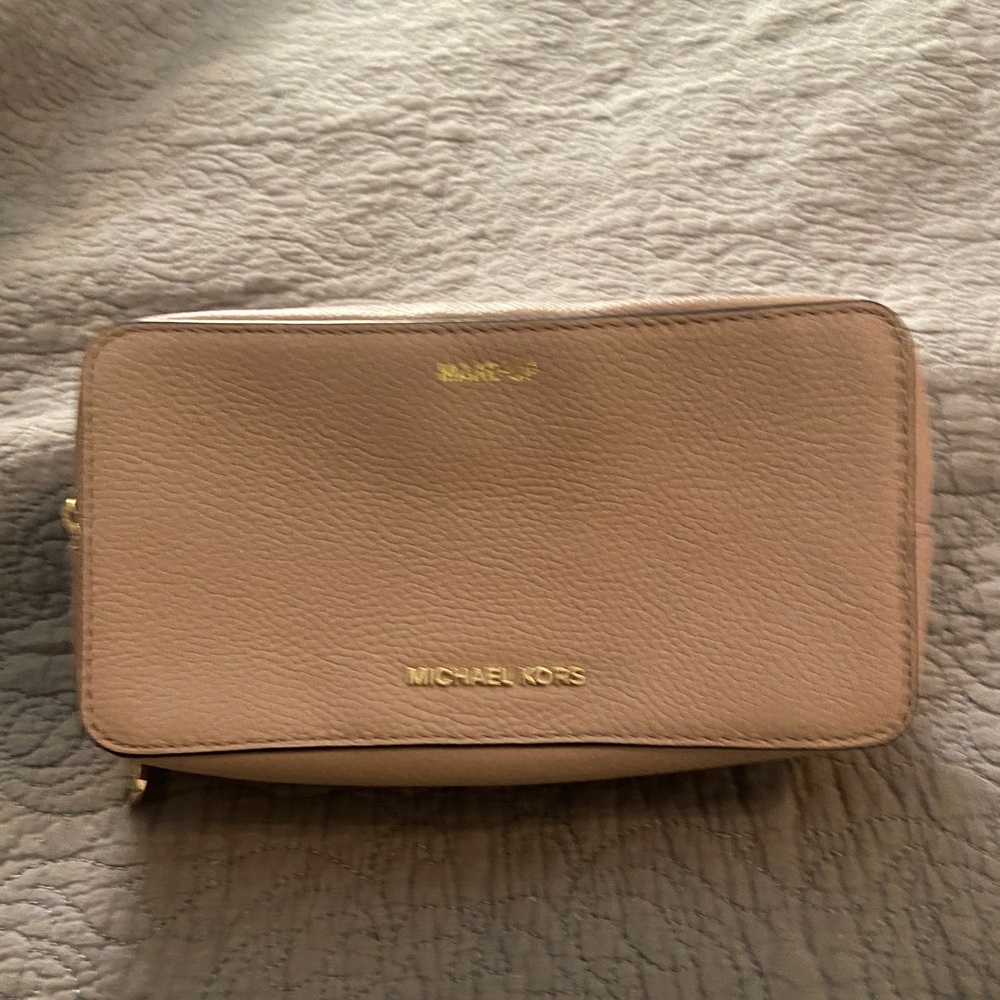 Michael Kors make up bag-NWOT